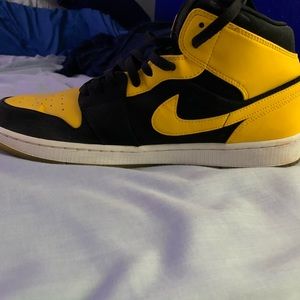 Air Jordan 1 Mid New Love